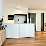 Beautiful With Parking Close To The Sea & Center Ostenda