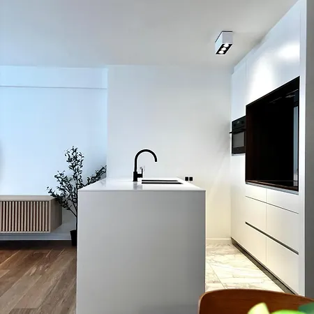 Beautiful With Parking Close To The Sea & Center Ostende