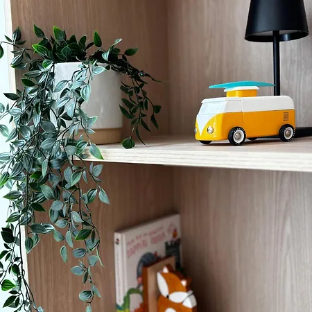 Beautiful With Parking Close To The Sea & Center