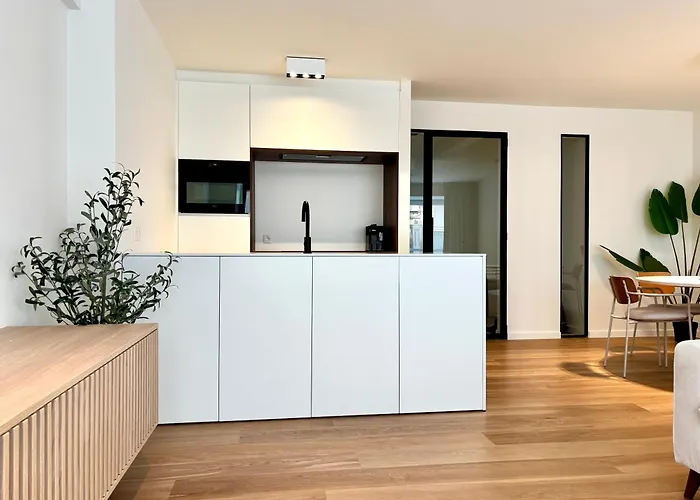 Beautiful With Parking Close To The Sea & Center Ostende