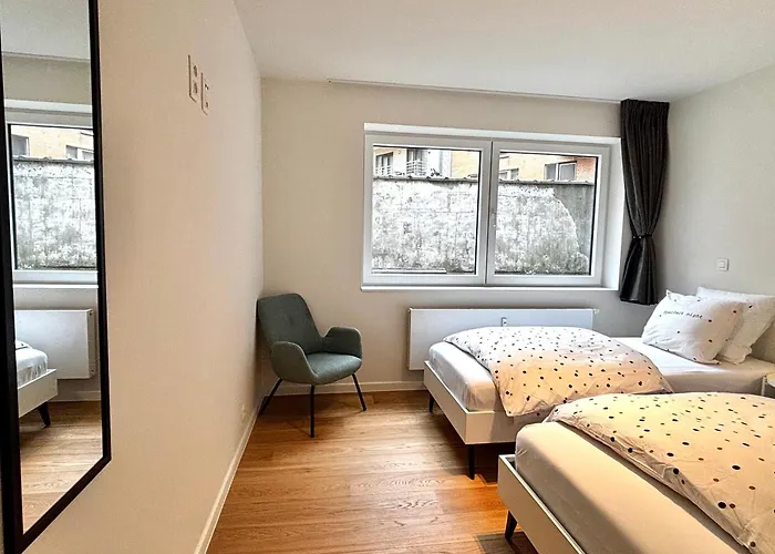 Beautiful With Parking Close To The Sea & Center