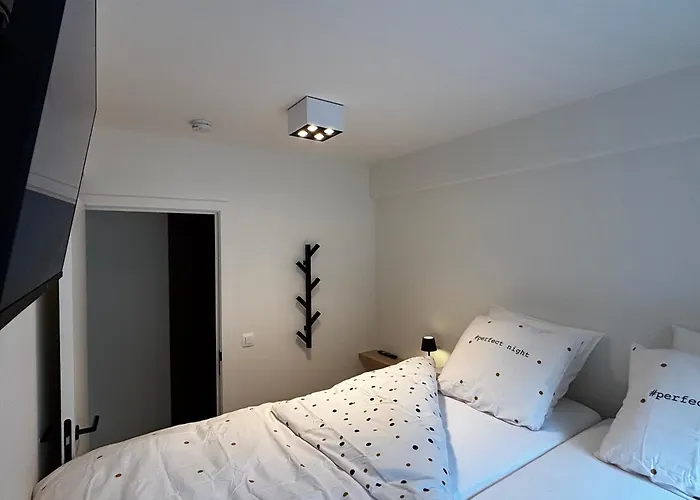 Beautiful With Parking Close To The Sea & Center Apartment Ostende