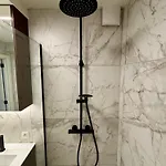 Beautiful With Parking Close To The Sea & Center * אוסטנדה