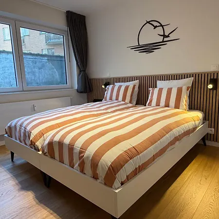 Beautiful With Parking Close To The Sea & Center * אוסטנדה